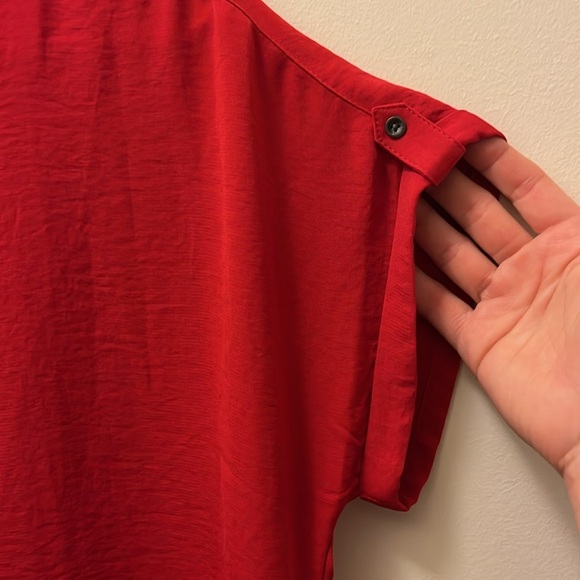 Maurice’s Red Women's dressy short sleeve top  size small - Picture 3 of 9